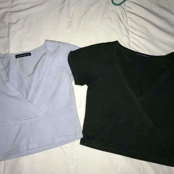 Brandy Melville Amara Top Bundle - Picture 3 of 10